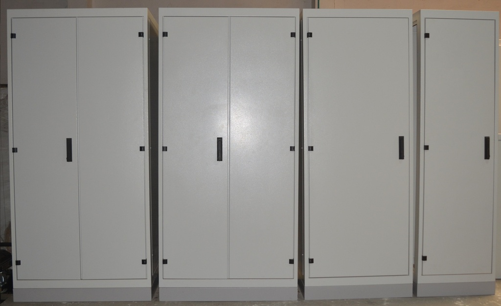 Tablero  de  2100X0800X0800  , IP21, Lamina galvanizada C16/18, Color Ral7035